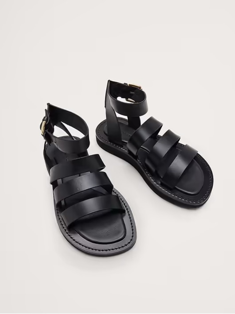 ITALIAN LEATHER FLATFORM SANDAL size 9 cute and chic black leather